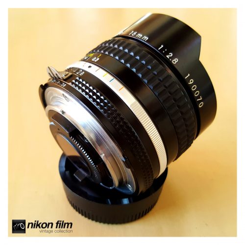 11036 Nikkor 16mm F2.8 Ai S Soft Case 190070 5 scaled