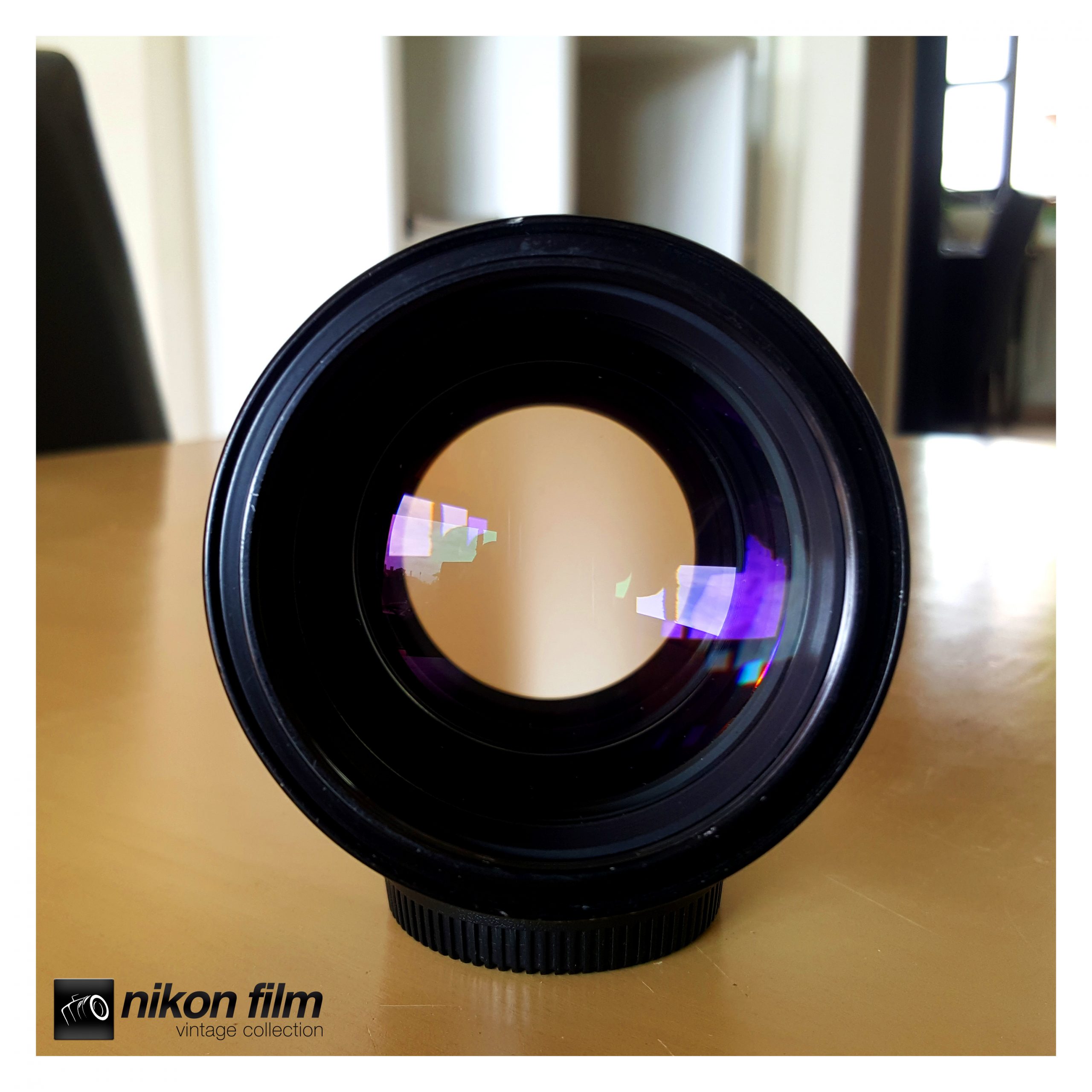 Nikon Nikkor 105mm F/1.8 AiS