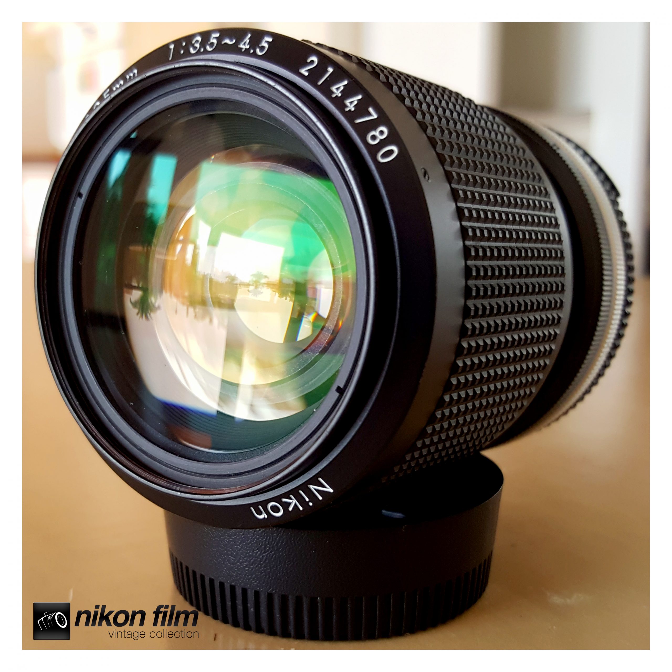 Nikon Zoom-Nikkor 35-105mm F/3.5-4.5 AiS