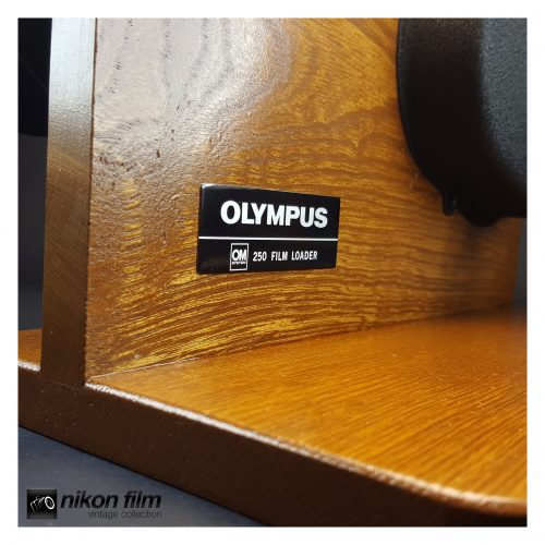 31104 Olympus Bulk Film Loader Boxed 4 scaled