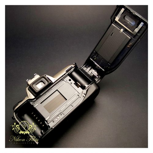 21071 Nikon U Kit 28 80 F3.3 5.6 70 300 F4 5.6 – Boxed 13