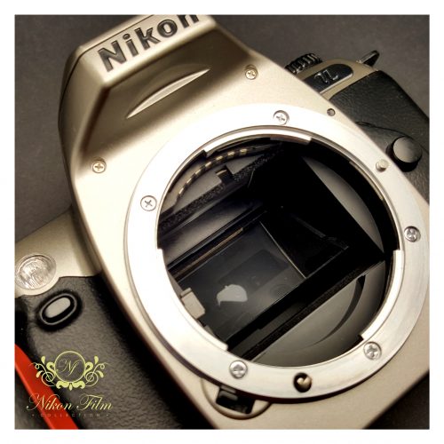 21071 Nikon U Kit 28 80 F3.3 5.6 70 300 F4 5.6 – Boxed 8