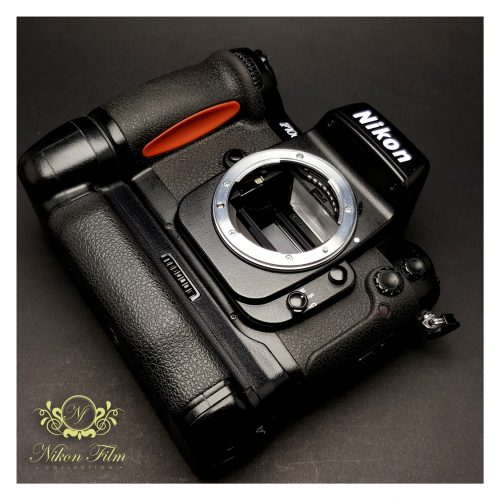 21075 Nikon F100 Professional Kit 2168386 9