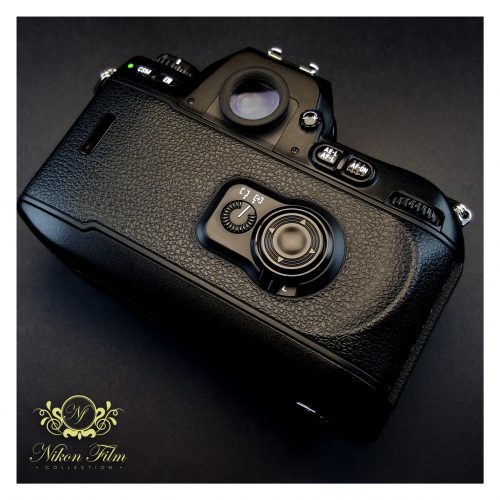 21128-Nikon-F100-Professional-Kit-–-Boxed-2070370-12