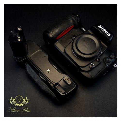 21128-Nikon-F100-Professional-Kit-–-Boxed-2070370-18