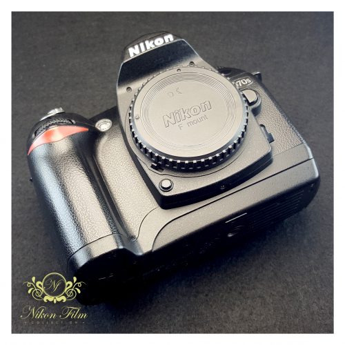 22002 - Nikon D70s - 4205240 (1)